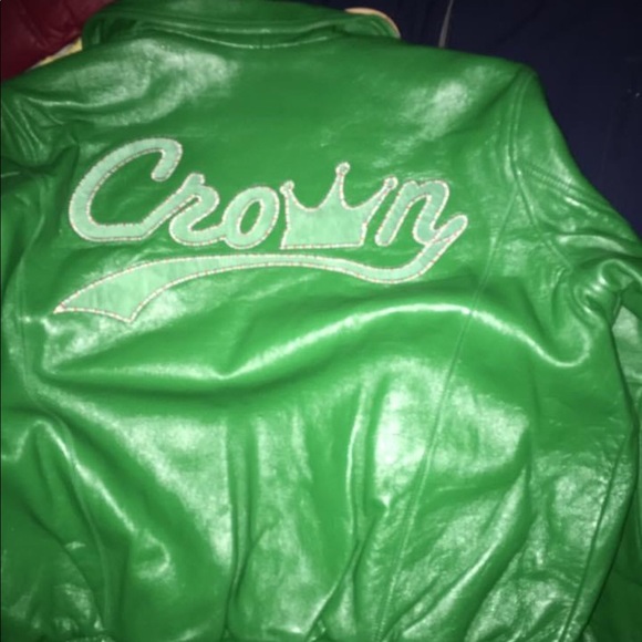 Jackets - Picture 4 of 16